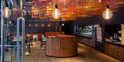 De bar in het JAZ Hotel te Amsterdam naast de Ziggo Dome